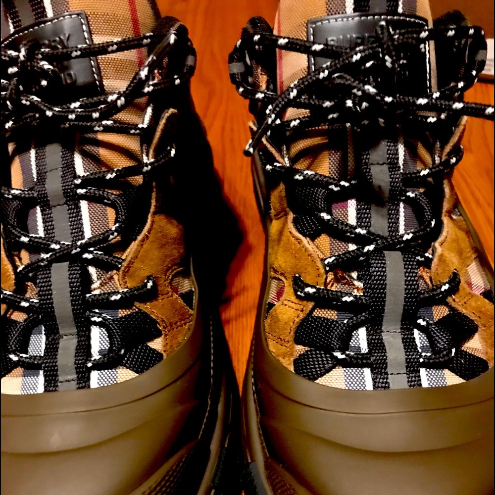 Burberry sneakers